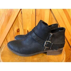 FERGALICIOUS Fergie NADIRA FAUX LEATHER Side-Zip HARNESS STRAP Bootie 8.5M